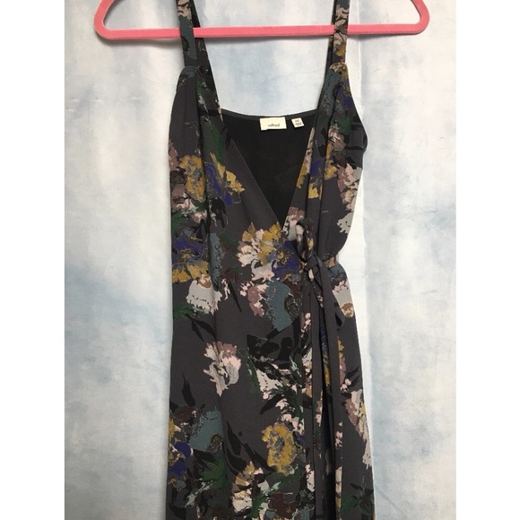 WILFRED | XXS ASTERE FLORAL WRAP DRESS ARITZIA - Picture 7 of 8
